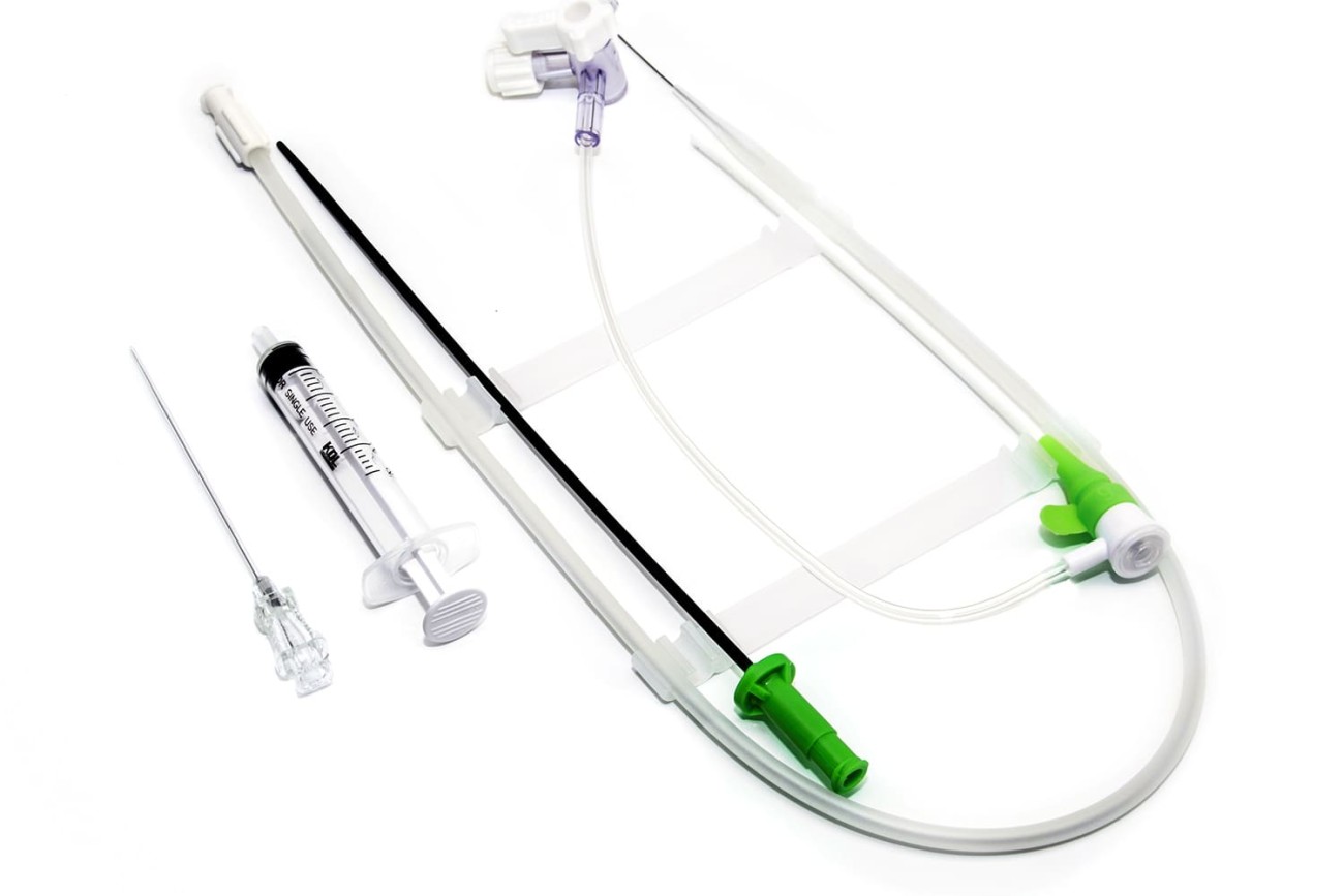 Vascular access introducer set